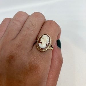 SOLID GOLD CAMEO RING